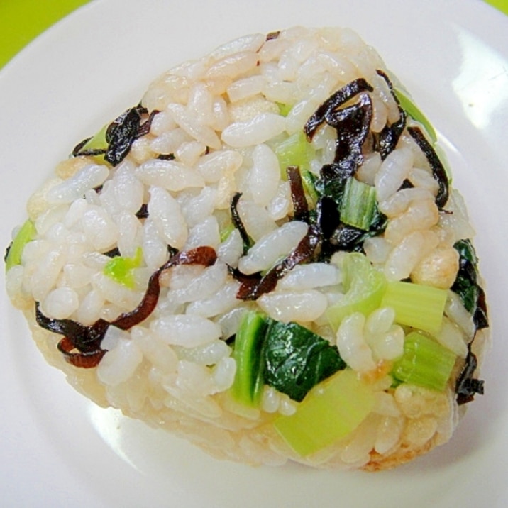 小松菜と塩昆布揚げ玉のおにぎり レシピ 作り方 By Mint74 楽天レシピ 小松菜と塩昆布揚げ玉のおにぎり レシピ 作り方 By Mint74 楽天レシピ